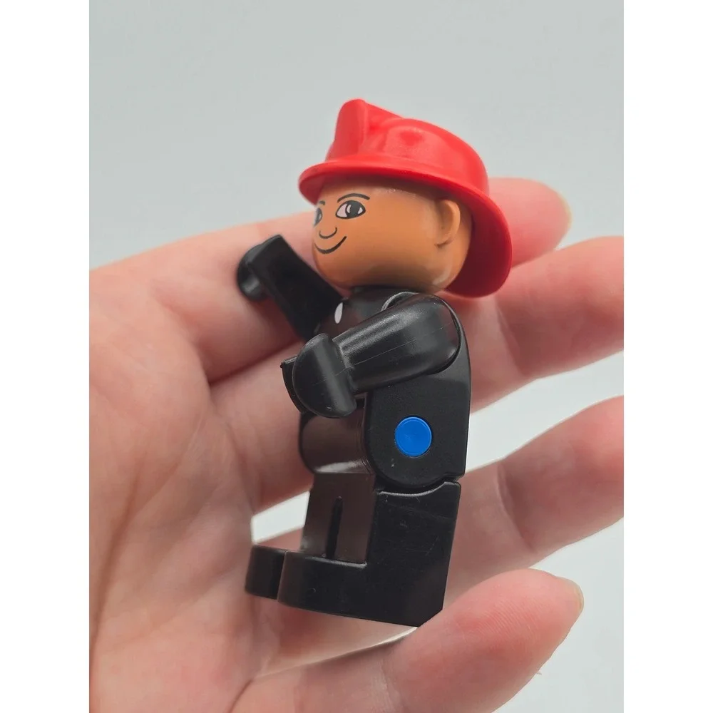 Lego Duplo Firefighter Fire Chief Fireman Firetruck 2.5